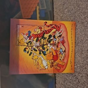 Winnie the Pooh piglet places a star commemorative sheet.